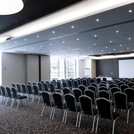 바르셀로 산츠 호텔 4*